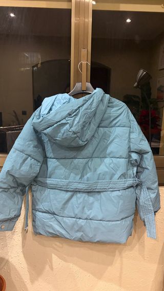 Abrigo de SKI corto Bershka azuL, impermeable