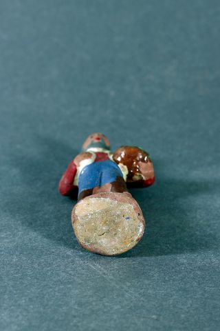 FIGURA ANTIGUA EN BARRO DE PASTOR CON CESTO