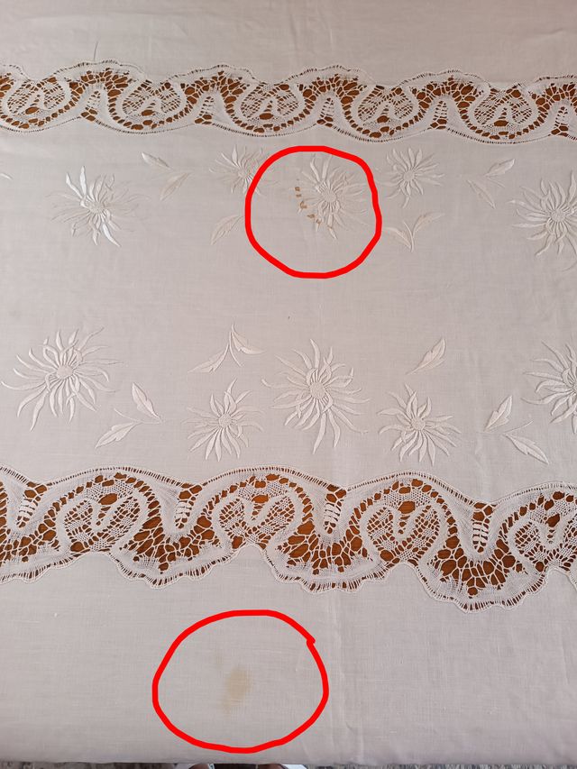Mantelería antigua hilo bordada bolillo