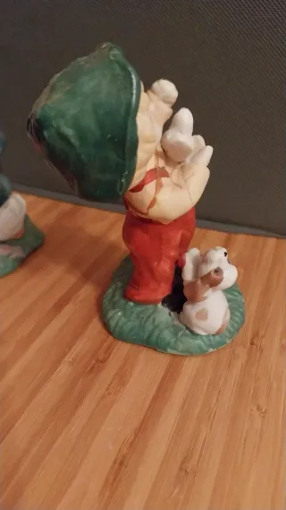 2 Figuras mavideñas de porcelana