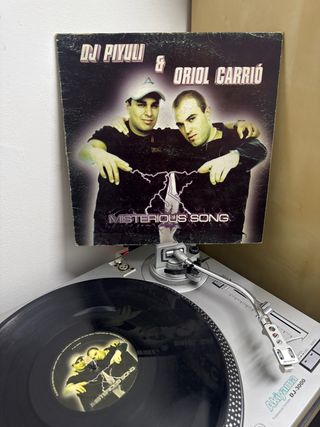 DJ Piyuli & Oriol Carrió - Mysterious Song(( Issac
