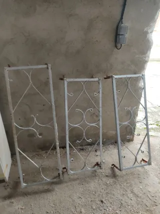 Rejas antiguas de forja (3 unidades)