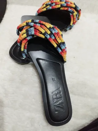 Sandalias Zara pedrería multicolor Talla 38