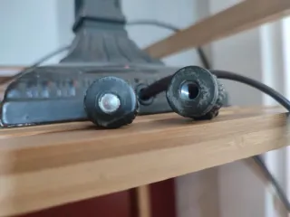 Una lámpara (o dos lámparas) de mesa