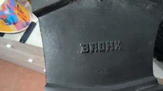 Stivali neri bronx con suola chunky taglia 42