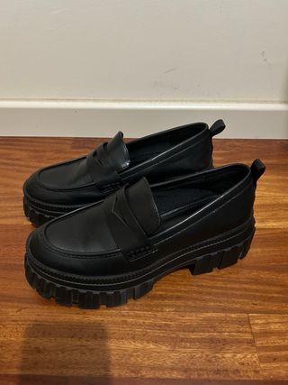 Mocasines Stradivarius negros talla 38