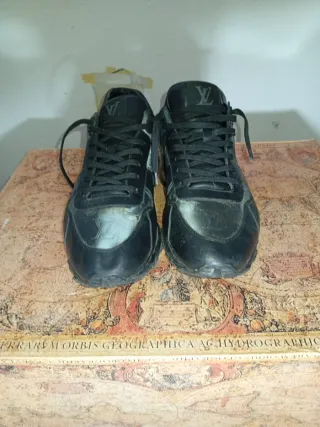 Zapatillas Louis Vuitton Talla 9.5 UK Hombre