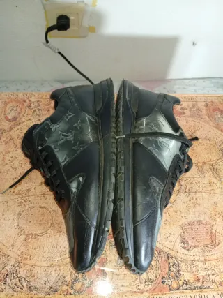 Zapatillas Louis Vuitton Talla 9.5 UK Hombre