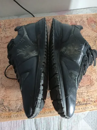 Zapatillas Louis Vuitton Talla 9.5 UK Hombre