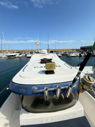 Barco de pesca Yuki Sentinel