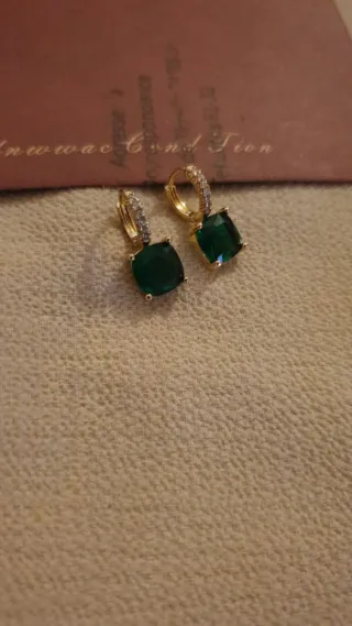 Pendientes Oro Chapado con Piedra Verde