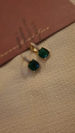Pendientes Oro Chapado con Piedra Verde