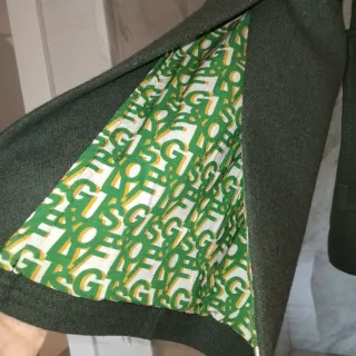 Chaqueta Guts & Love verde bordada