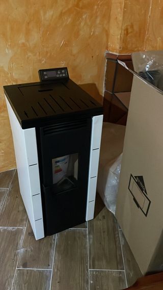 Estufa de pellets FM BP 100 8,8 KW semi nueva