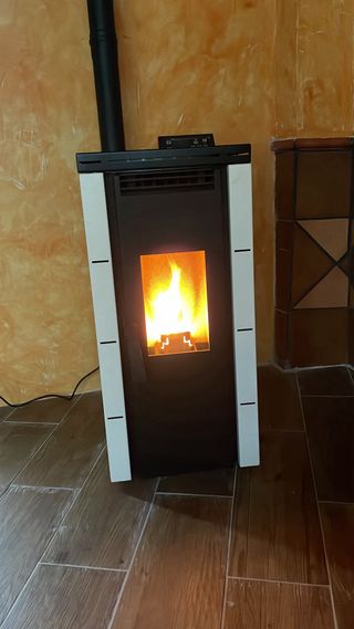 Estufa de pellets FM BP 100 8,8 KW semi nueva