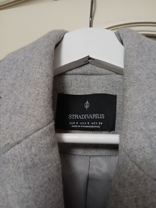 Abrigo Stradivarius Gris con lana