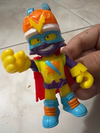 4 Muñecos Súper Zings Grandes