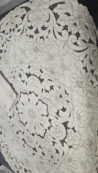 Mantel/Tovaglia lino ricamato a mano