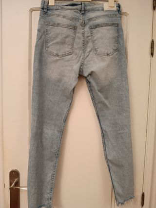 Jeans Bershka desgastados