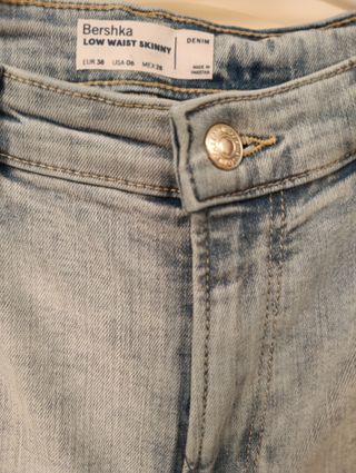 Jeans Bershka desgastados