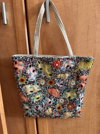 Bolso de raso con pedrería