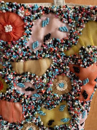 Bolso de raso con pedrería