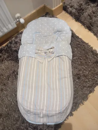 Saco para silla de bebé con estrellas