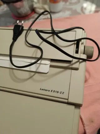 Máquina de escribir Olivetti E515-II