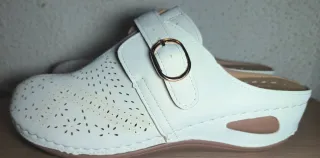 Zuecos blancos mujer