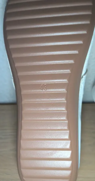 Zuecos blancos mujer