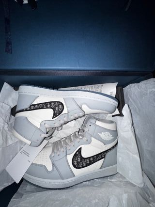 Jordan 1 x Dior High Top Sneakers