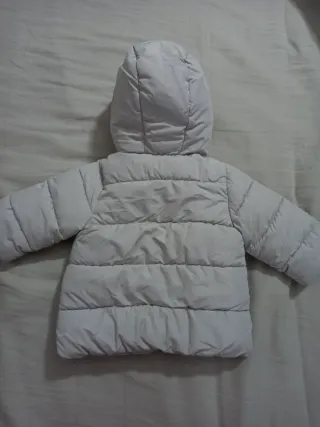 Piumino neonato con cappuccio e orsetto