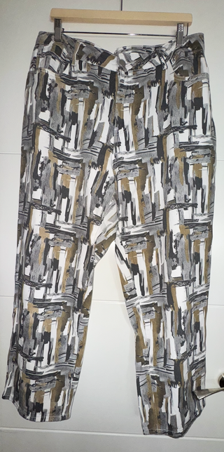 Pantalón vaquero estampado