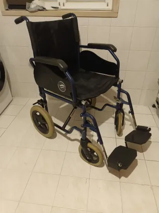 Cadeira de rodas dobrável- Breezy 90