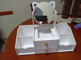 Portagioie con specchio e cassetti