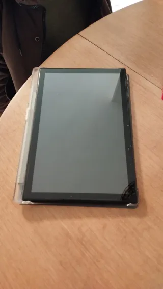 Tablet Goodtel G10 10" con Teclado bluetooth