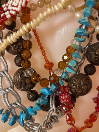 Collezione di collane varie