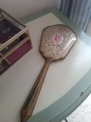 Espejo de mano antiguo