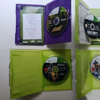 Xbox 360 Slim + Controller + 4 Giochi + Accessori