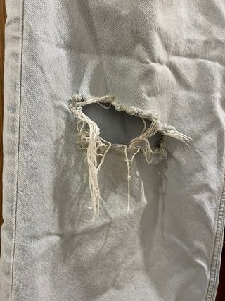 Pantalones vaqueros desgastados