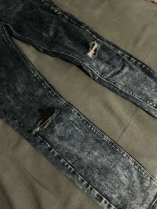 Pantalón vaquero azul de Stradivarius