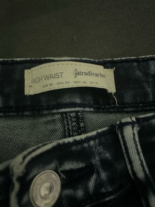 Pantalón vaquero azul de Stradivarius