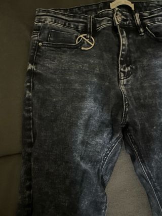 Pantalón vaquero azul de Stradivarius