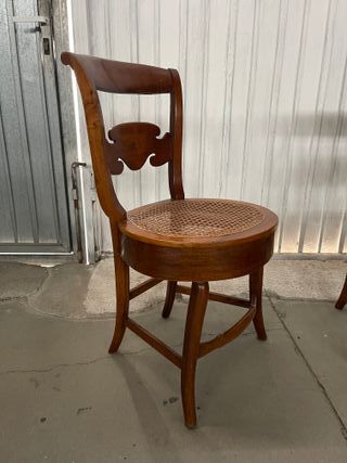 Juego de 4 sillas antiguas de madera y ratán