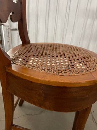 Juego de 4 sillas antiguas de madera y ratán