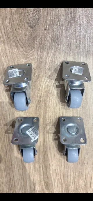 Ruedas de goma para muebles (4 unidades). Nuevas.