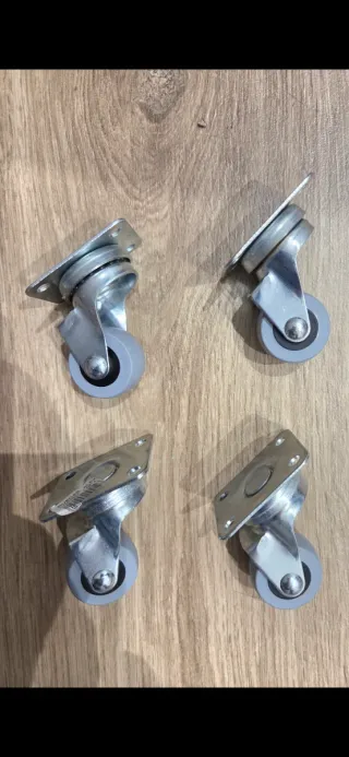 Ruedas de goma para muebles (4 unidades). Nuevas.