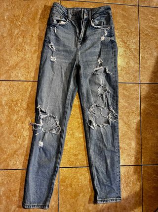 Pantalones vaqueros rotos