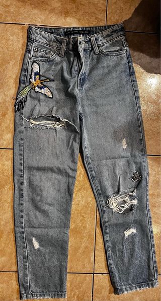 Pantalones vaqueros rotos