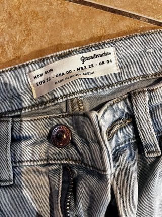 Pantalones vaqueros rotos